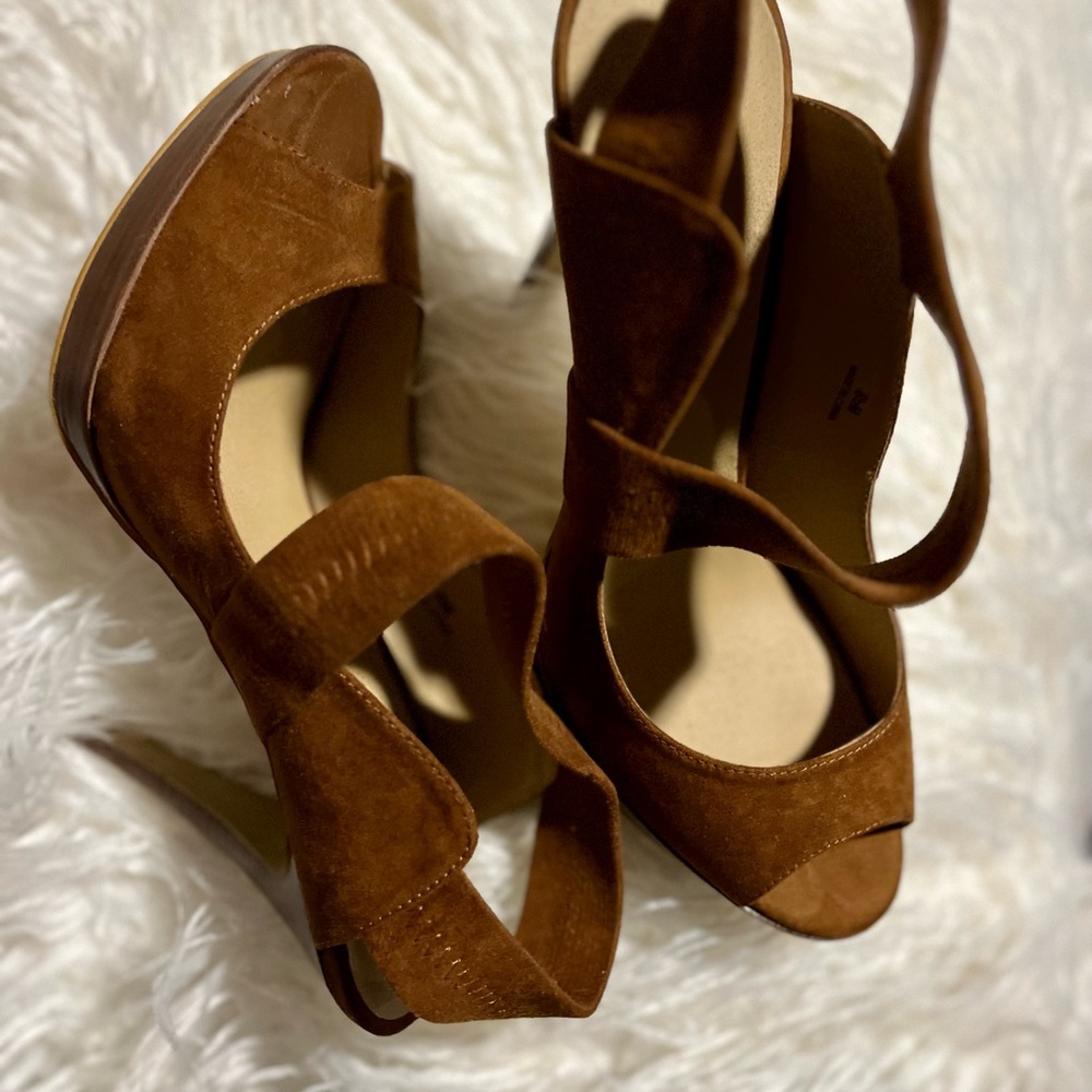 Cognac, suede heels with 4” wooden heel - Picture 2 of 9